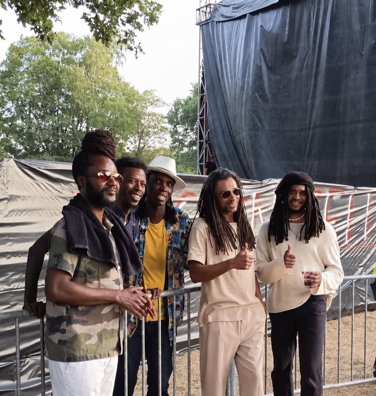 Lee Roy King avec ses musiciens